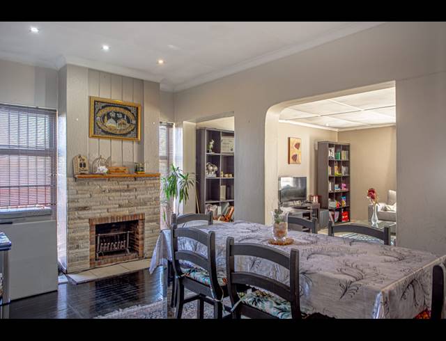 5 BEDROOM FREEHOLD SOLD IN PAROW NORTH